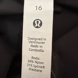 Size 16 NWOT Black WUNDER UNDER HIGH-RISE TIGHT 25"